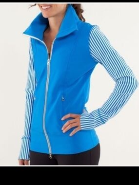Lululemon Daily Yoga Jacket, Beaming Blue and Polar Cream, Size 4, EUC